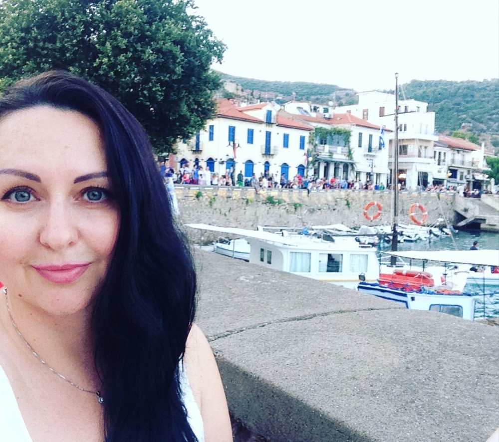 Работа пенза няня помощница гувернантка. Няня. Няня для ребенка. Домашний персонал. Мобильный помощница.