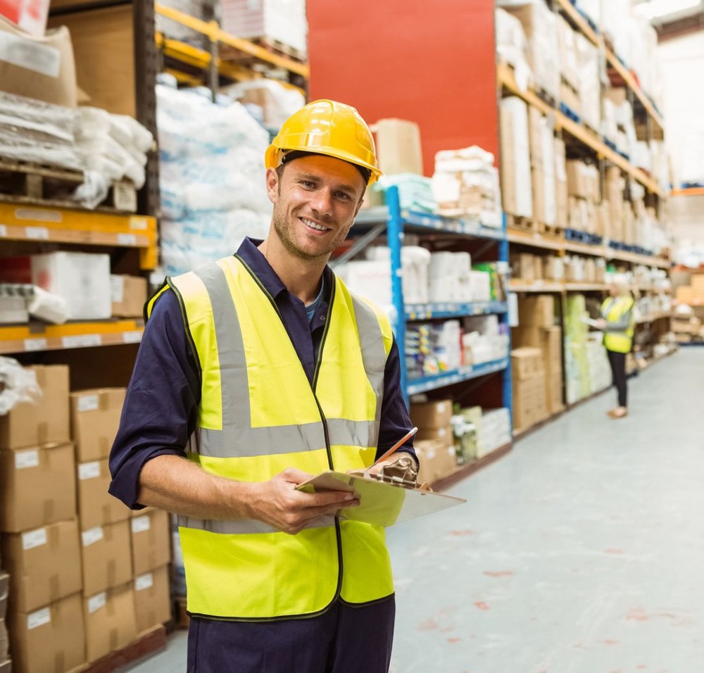 Строительные работы. Подсобники на стройку. Разнорабочие класс. Работники на стройке. Кладовщик на складе.