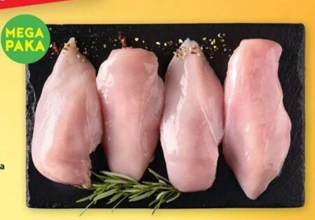 Филе грудки куриное загродский. Отбивание филе курицы. Курица мясо. Куриная грудка мясо. Куриное филе на белом фоне.