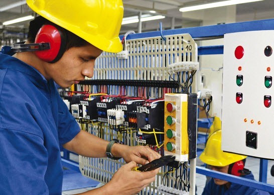 Работа электриком, сантехником. ЗП до 2000-2500€ (Евро) / Работа в Европе