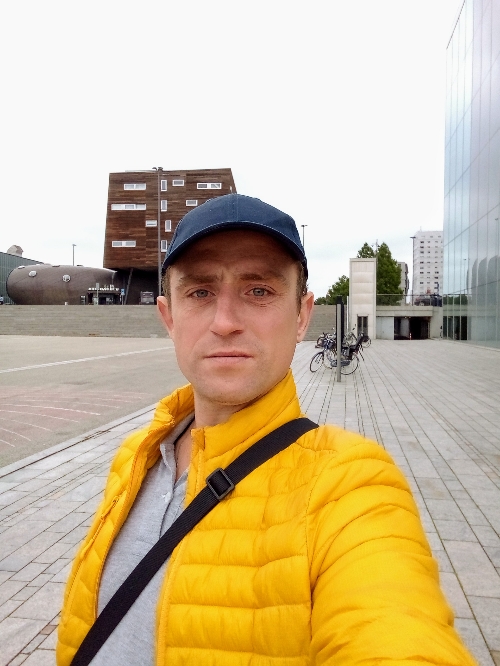 Ищу работу, подработку близ Амстердама