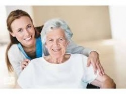 Потрібні жінки і чоловіки в будинки пристарілих