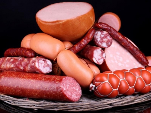 мужчины на мясокомбинат в Праге