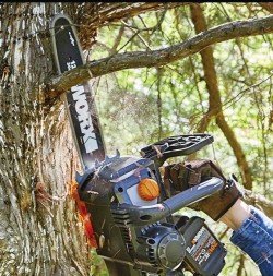 Работа для мужчин, по обрезке веток и кустарников. Зарплата до 2700 евро