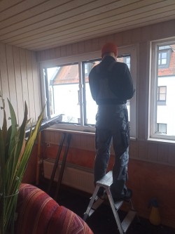 Монтажник окон