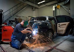 Автожестянщик