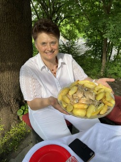 ищу работу домработницы-повара с проживанием