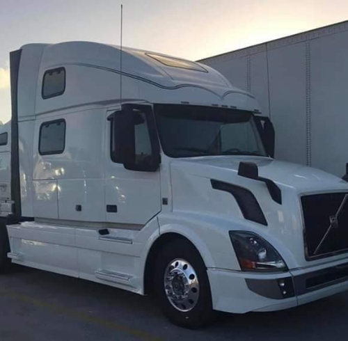 в Торонто школа дальнобойщиков приглашает энергичных людей на курсы обучения