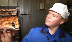Работа для женщин и мужчин. На рыбо-производстве. Зп до 3000 Евро в месяц