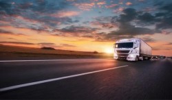 Приглашаем водителя категории СЕ автопарк стандарта Евро-6