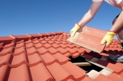 Монтажники черепичной кровли